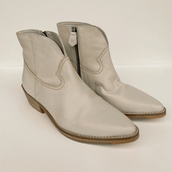Vintage Foundry Co. Women’s Arielle Booties - Picture 2 of 7